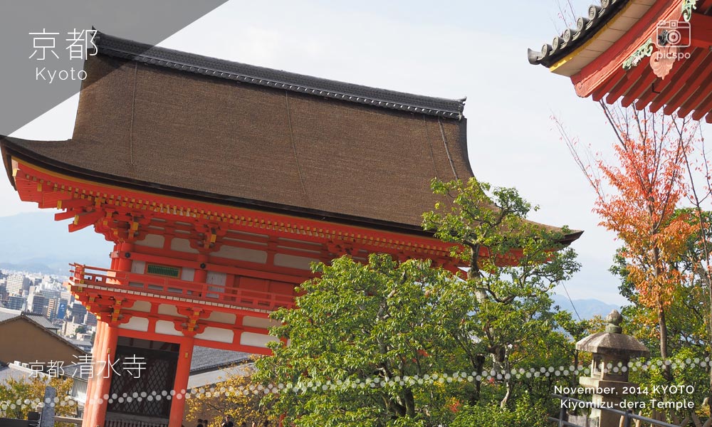 京都：清水寺の仁王門
