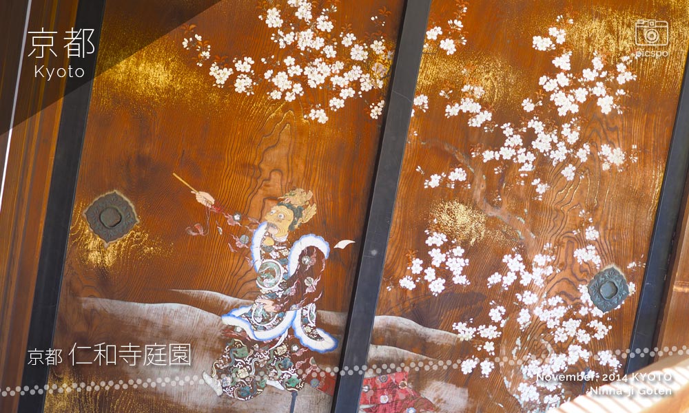 京都：仁和寺御殿の宸殿板戸